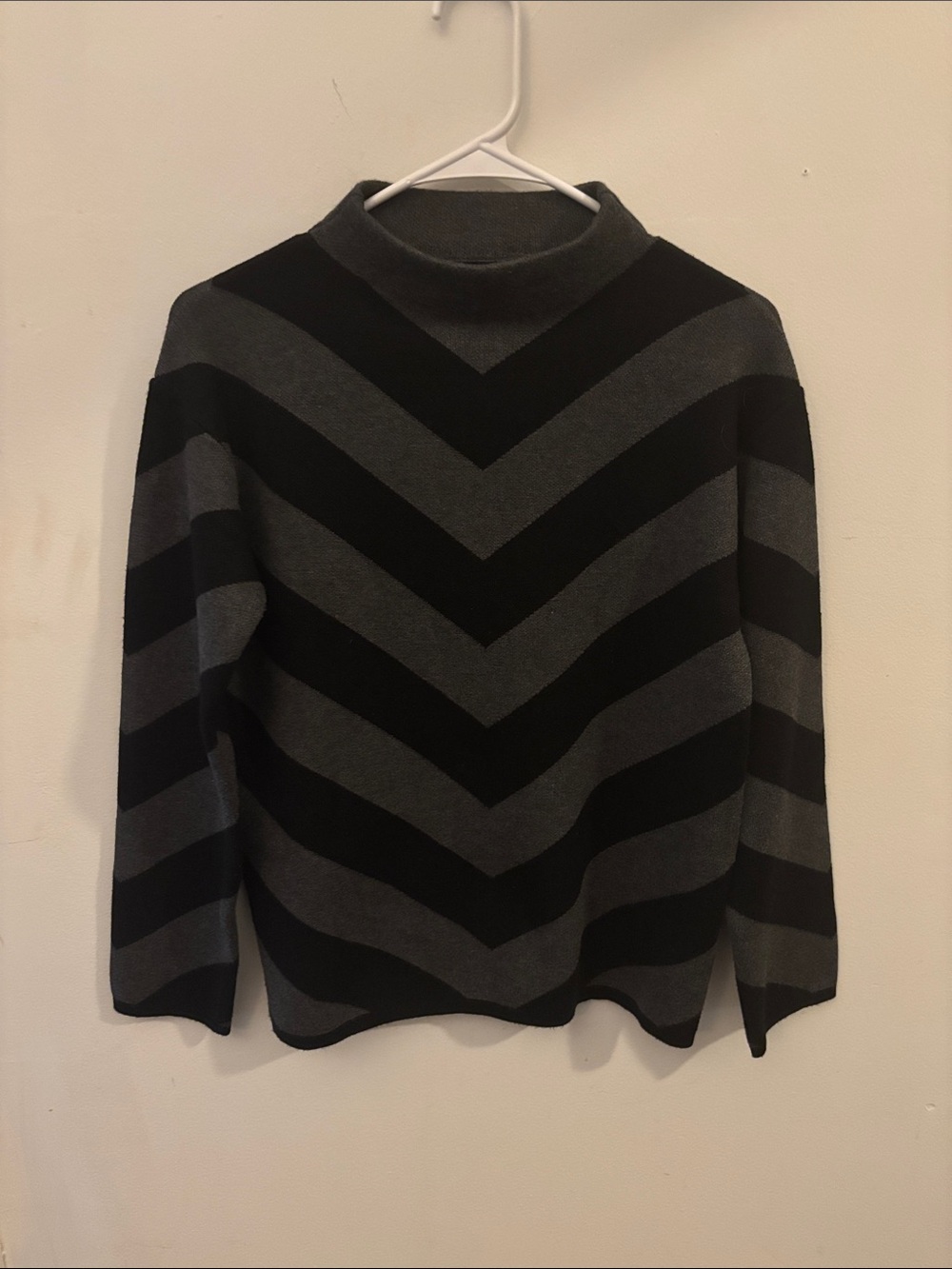 Catherine Malandrino Charcoal Grey & Black Chevron Mock Neck Sweater - XS